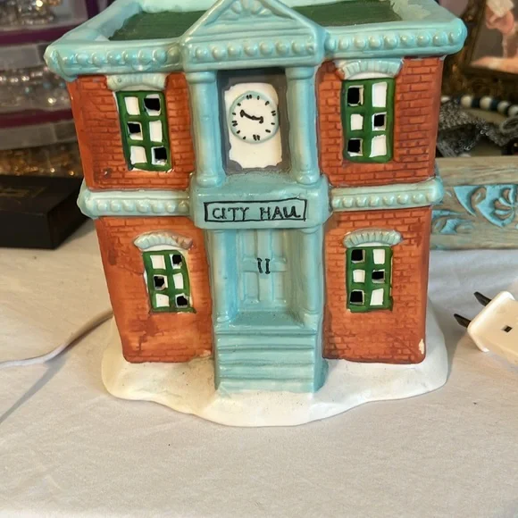 Vintage porcelain lighted house - Picture 2 of 13